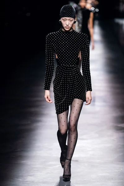 Look 28